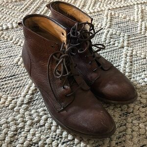 Frye size 9 Chelsea Boots